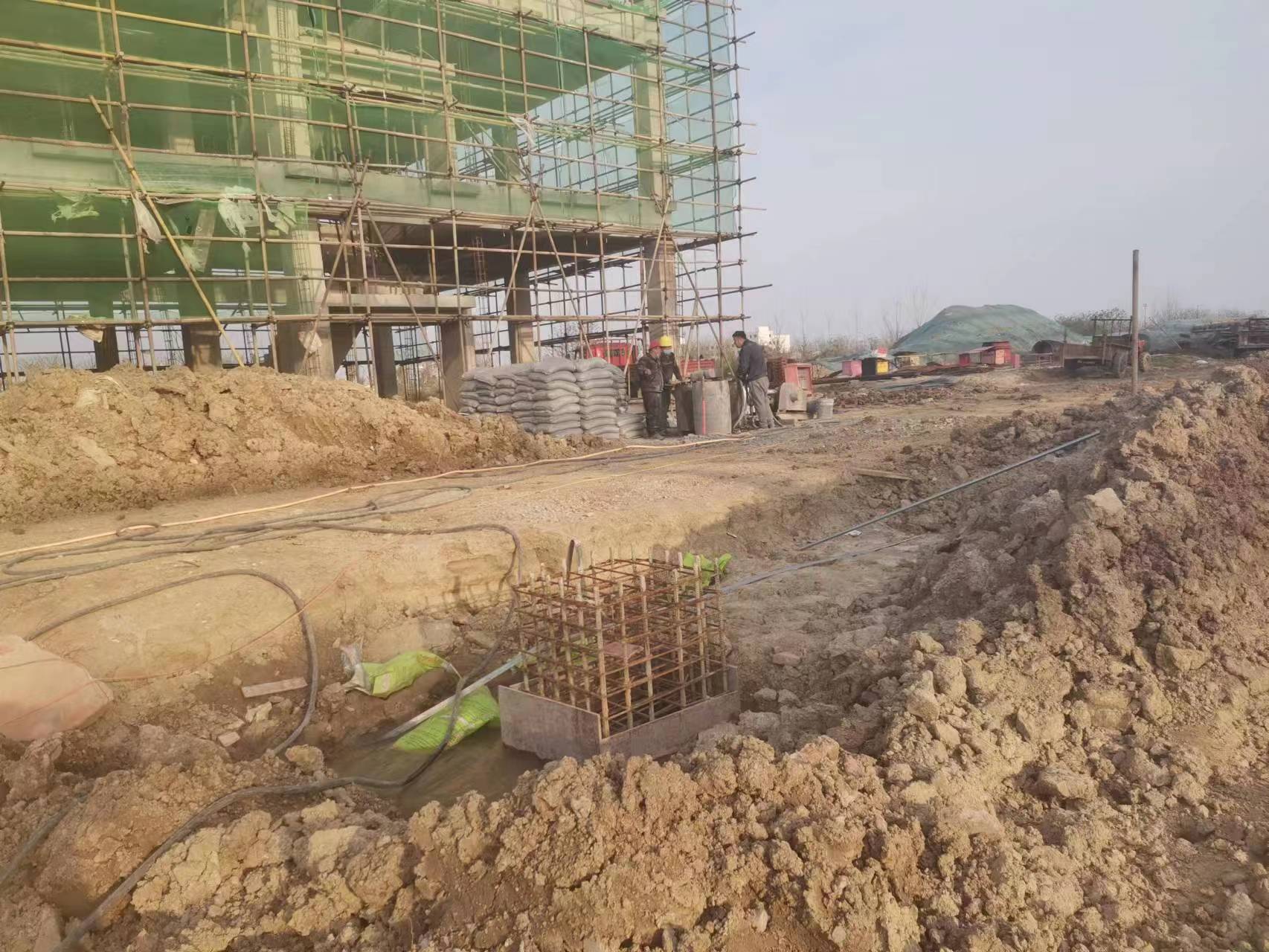 三更罗镇当桥梁出现裂缝的时候应该及时加固修补